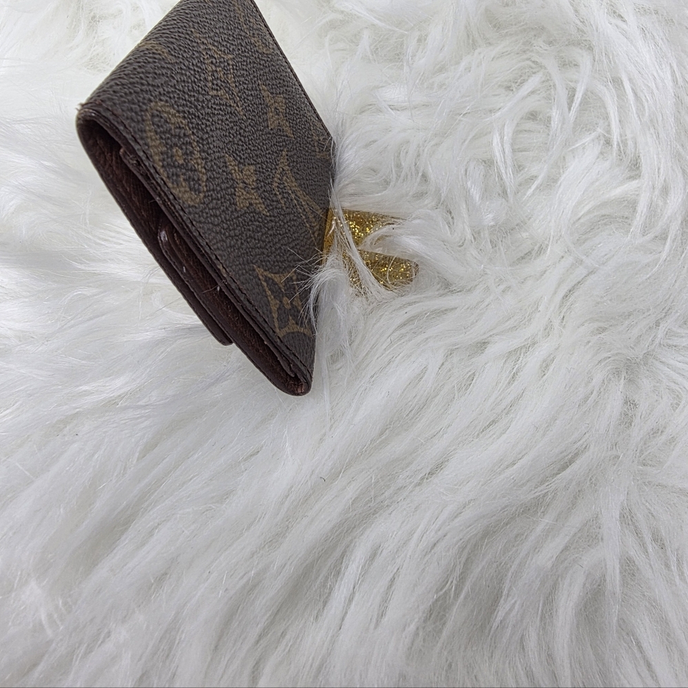 Louis Vuitton Monogram Keyholder - Picture 7 of 8